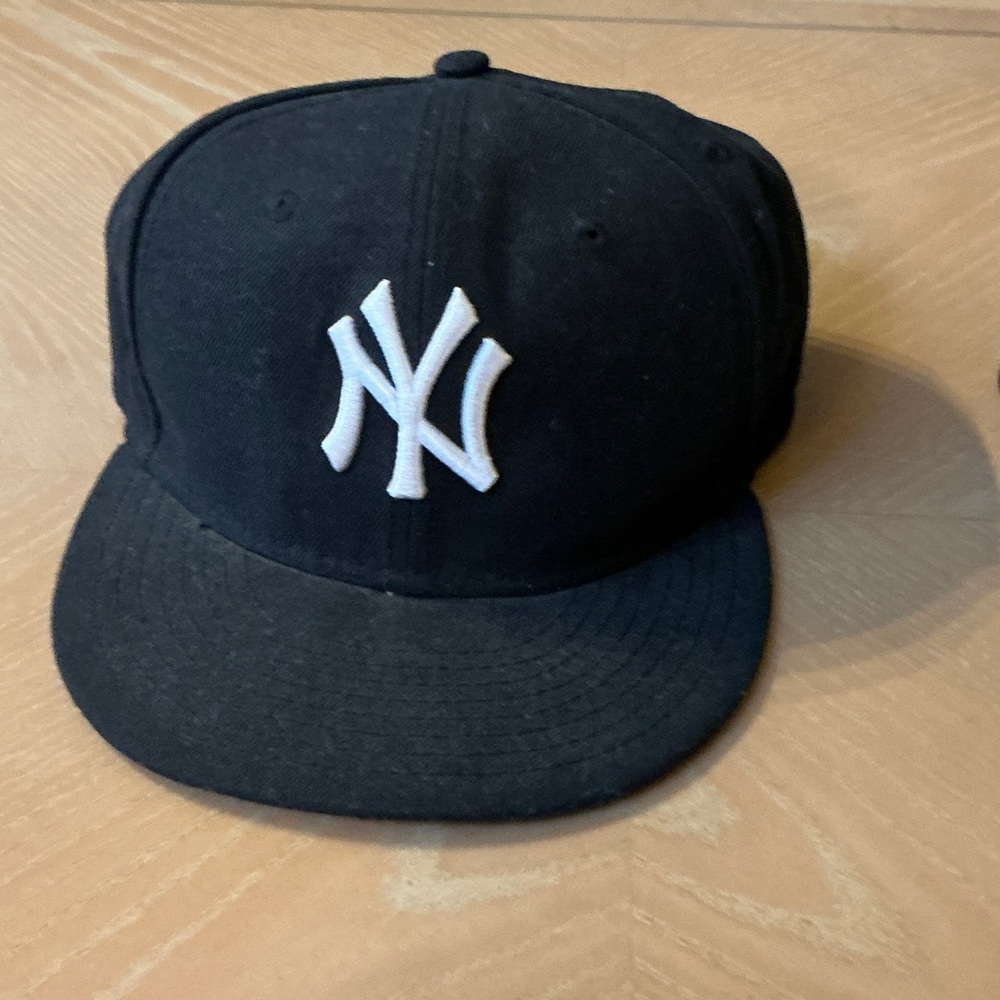Fitted New Era New York Yankee Baseball Cap 7 3/8